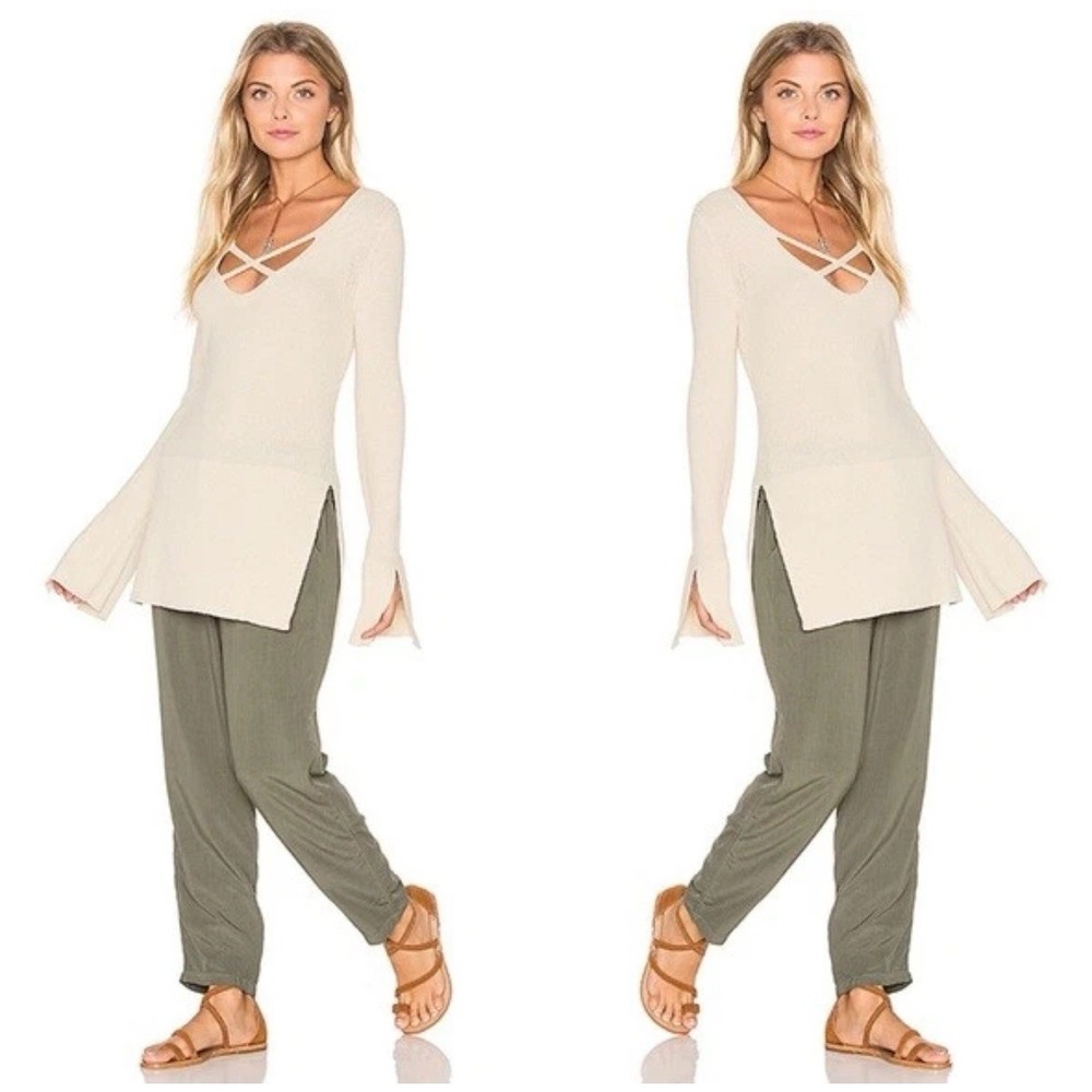 NWT Free People Size LARGE Criss Cross Tunic Sweater V Neck Side Slits Ivory